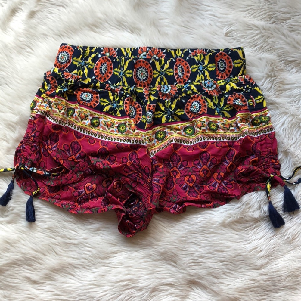 Boutique flowy print shorts